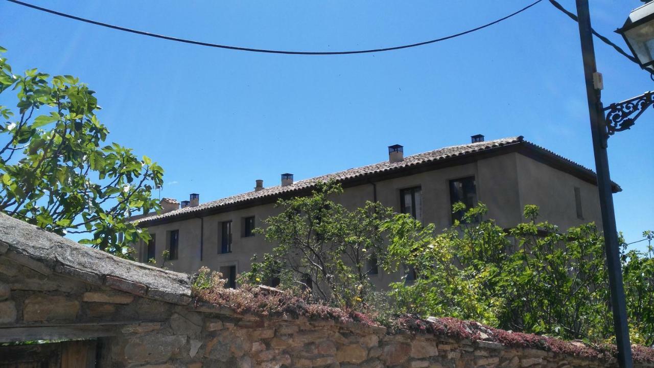 Albergue De Benabarre-Calumet Exterior photo